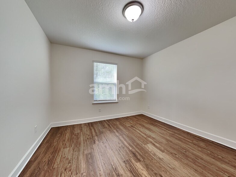 Building Photo - 1821 Silver Point