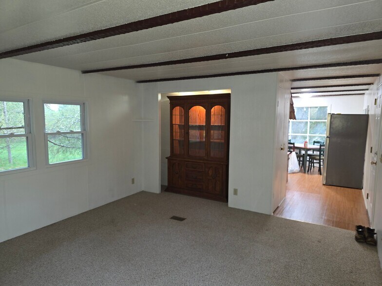 Building Photo - 4639 Hill Rd