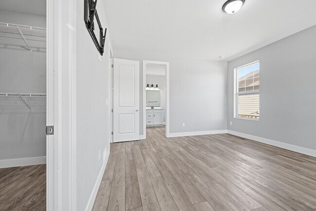 Building Photo - $3,040.95, $300 off the first month's rent, 3 Beds - 2 Bath, Single Family Home in Dacono with 3-...