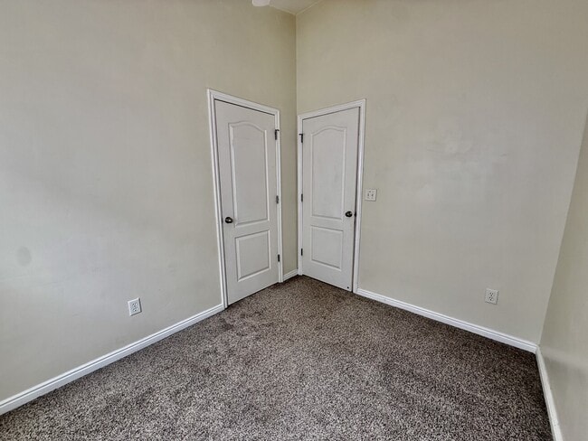 Building Photo - 4709 S Falkirk Dr