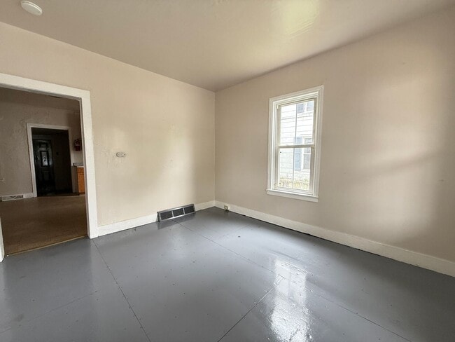Building Photo - Spacious 2 Bedroom Home FOR RENT in Millvi...