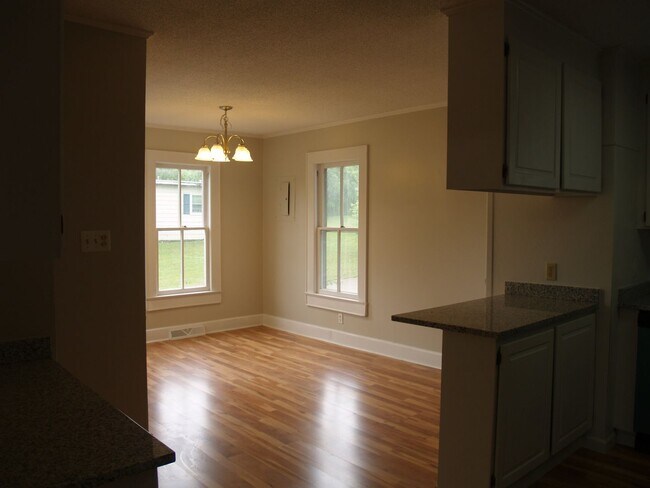 Building Photo - 415 Millsaps Rd