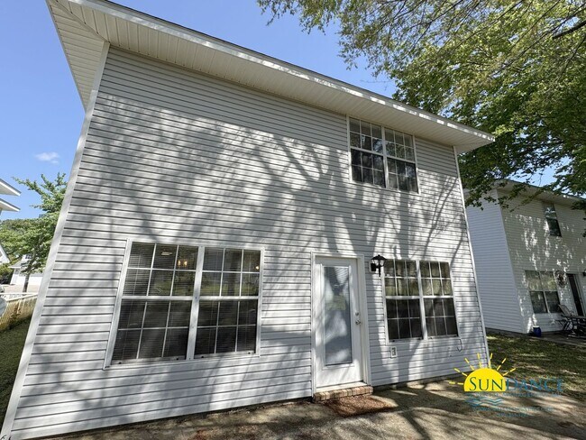 Building Photo - Stylishly Updated 3BR Home Minutes from Destin Harbor & Henderson Beach!