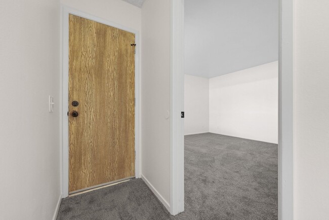 Building Photo - Wonderful Location & Value in Oceana 55+ Community