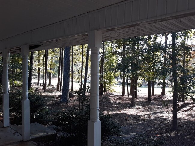 Building Photo - 225 Deer Run Rd