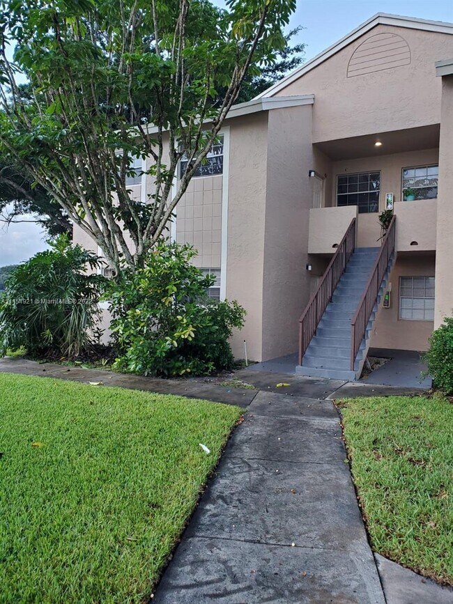 Building Photo - 1851 NW 96th Terrace
