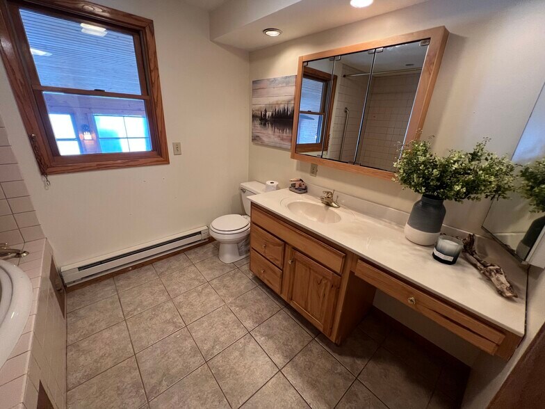 Building Photo - 14555 Breezy Point Rd