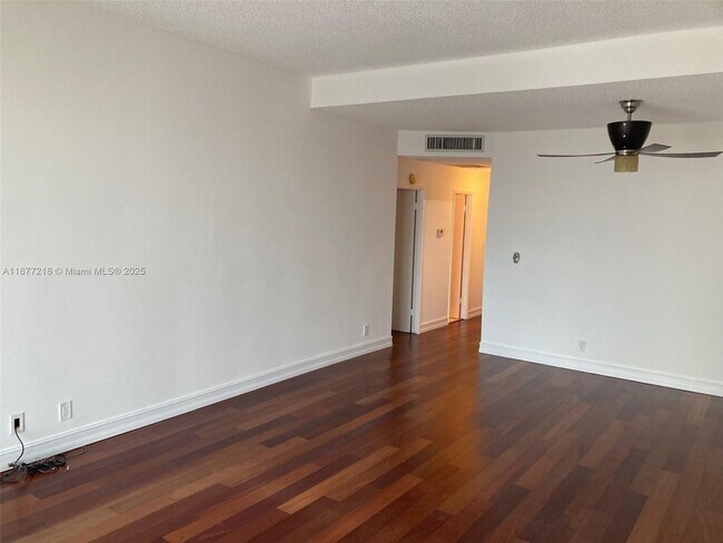 Building Photo - 18151 NE 31st Ct
