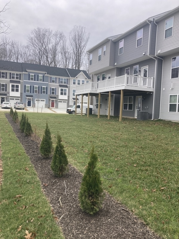 Building Photo - 1951 Bellac Wy