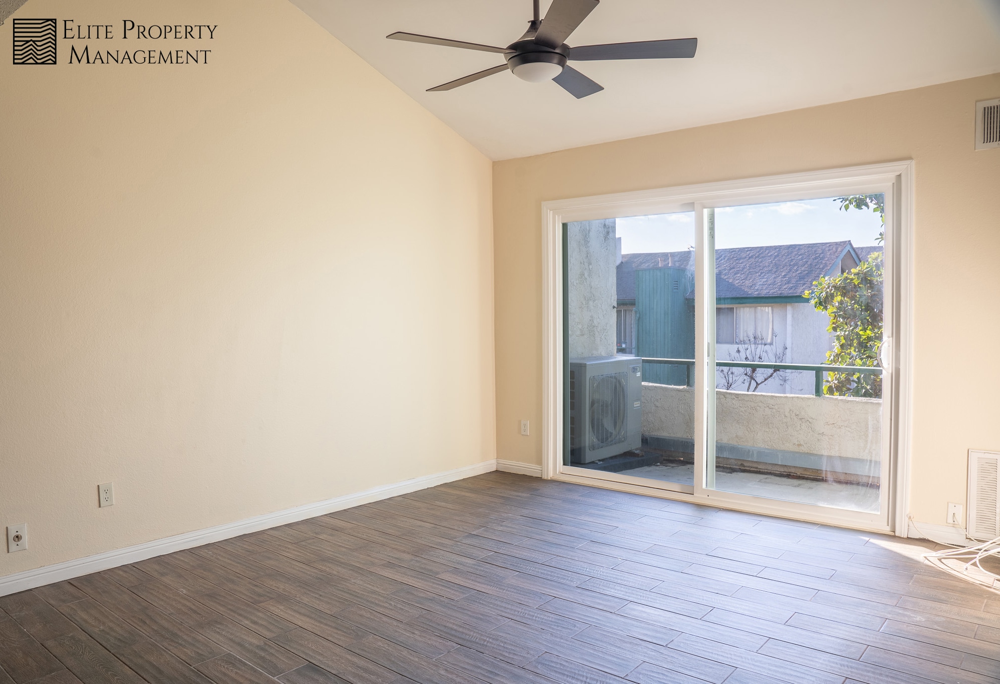 Building Photo - 15220 Ocaso Ave