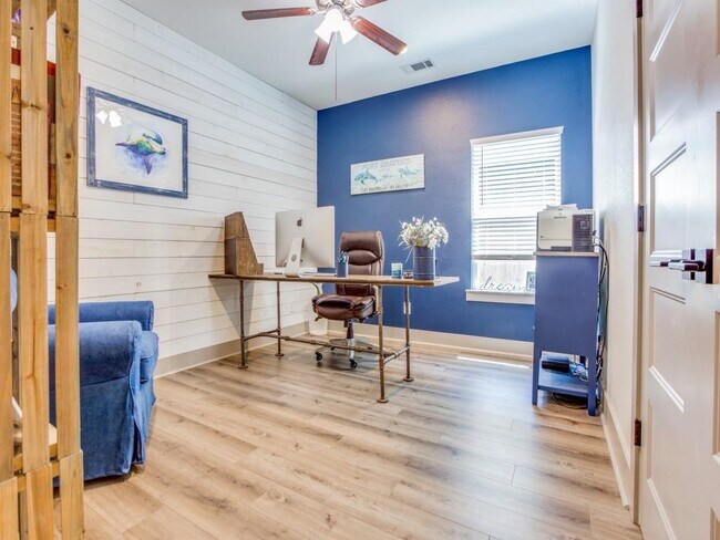 Building Photo - 405 Carneros Dr