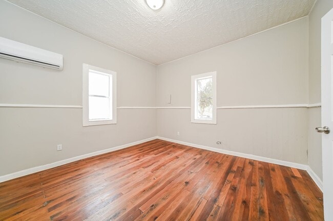 Building Photo - COMING SOON – $500 OFF Your First Month!