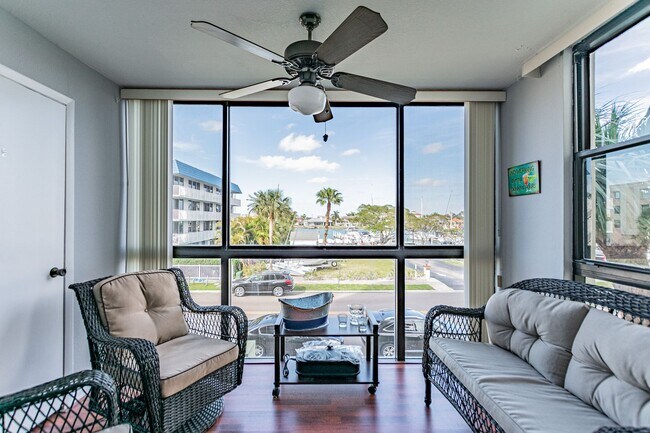 Building Photo - 800 S Gulfview Blvd