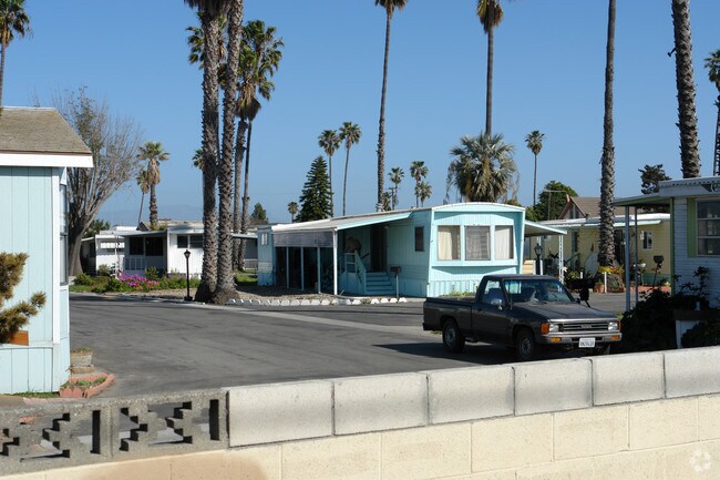 Building Photo - Royal Palms Mobile Home Park