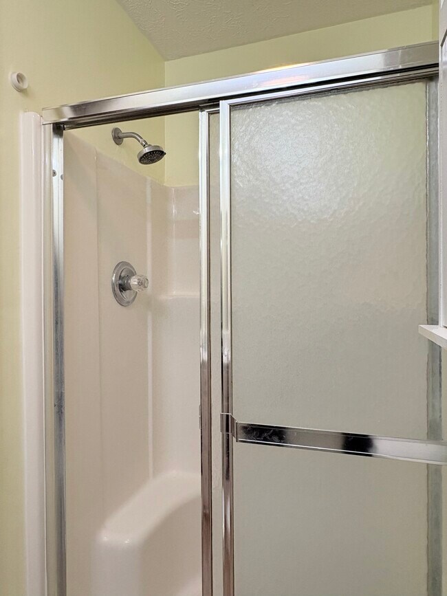 Building Photo - 11 Hightower Ct