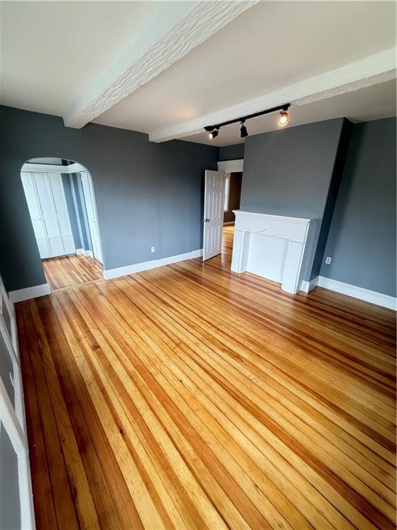 Building Photo - 87 Maple Ave