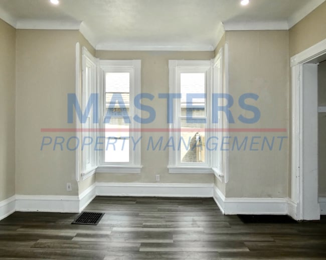 Building Photo - 834 Prouty Ave