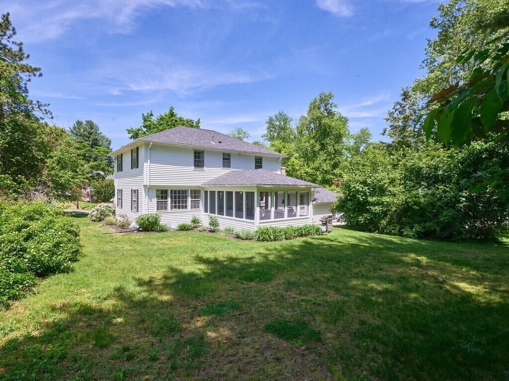 Building Photo - 18 Townsend Dr