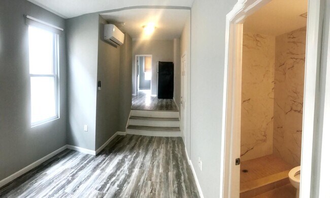 Building Photo - 913 N 15th St