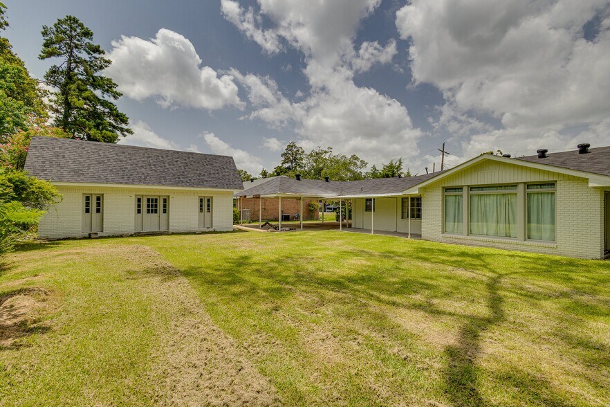 Building Photo - 2408 Katherine Dr