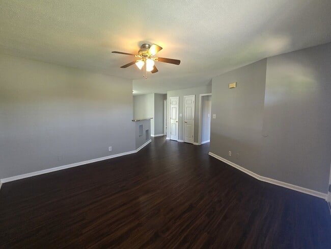 Building Photo - 202 Meagan Ct