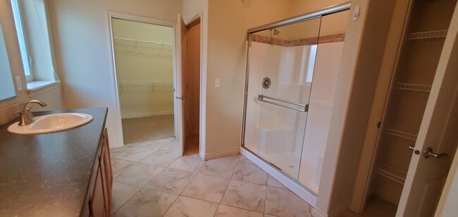 Building Photo - 9616 Vincenzo Dr