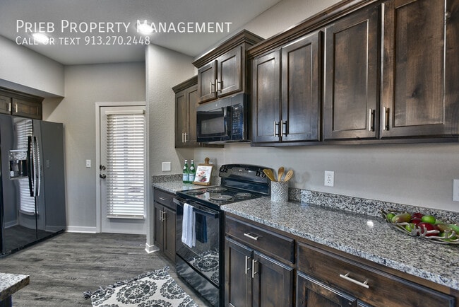 Building Photo - 22088 W 123rd Ln