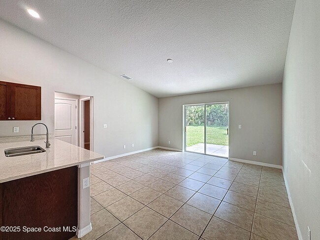 Building Photo - 218 Parker Dr