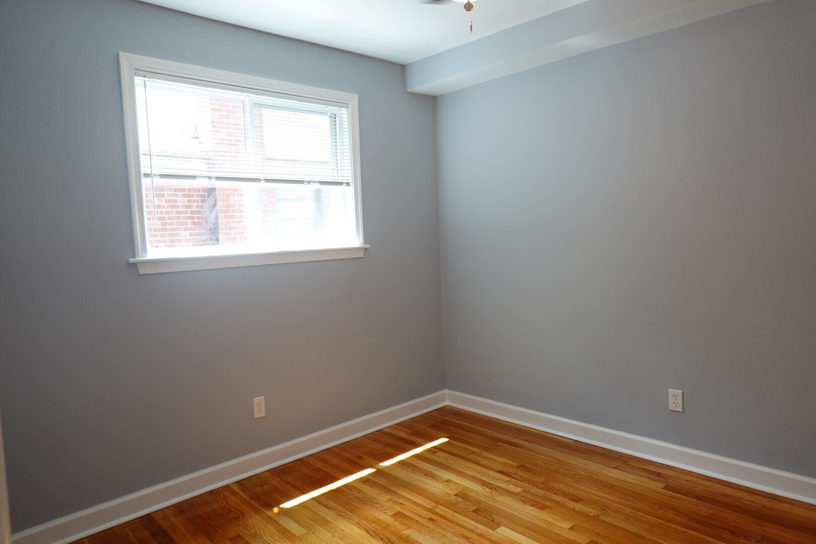 Building Photo - 8713 Plymouth St