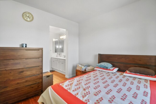 Building Photo - 252 Soco Dr
