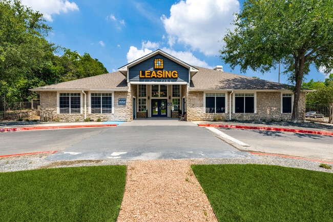 Building Photo - Creekstone