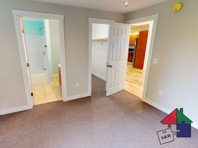 Building Photo - 118 S Main St