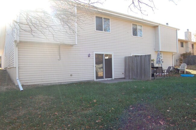 Building Photo - 3724 Clover Cir