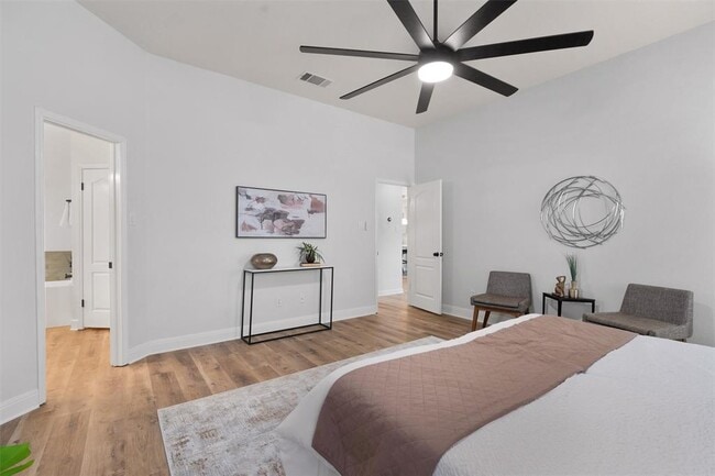 Building Photo - 3817 Newland Dr