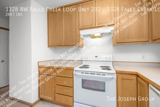 Building Photo - 1328 NW Falls Creek Loop