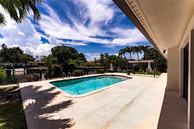 Building Photo - 636 Hibiscus Dr