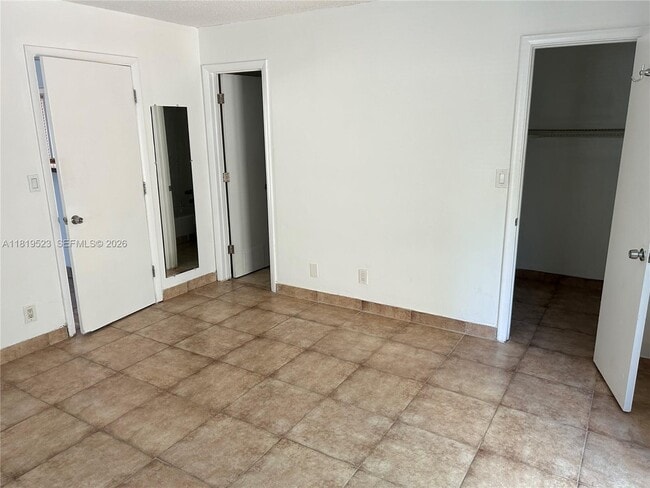 Building Photo - 1111 SW 4th St