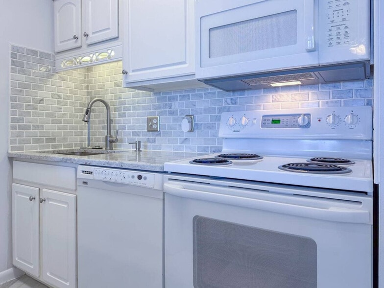 Building Photo - 303 Atlantic Ave