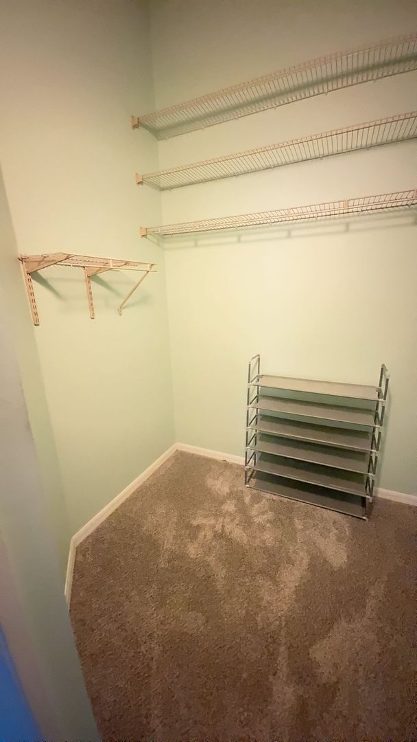 Building Photo - For Rent: A dazzling 5-bedroom, 3-bathroom...