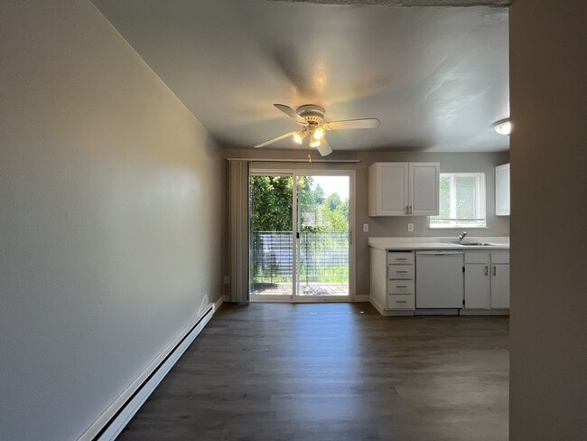 Building Photo - 8332 SW 21st Ave