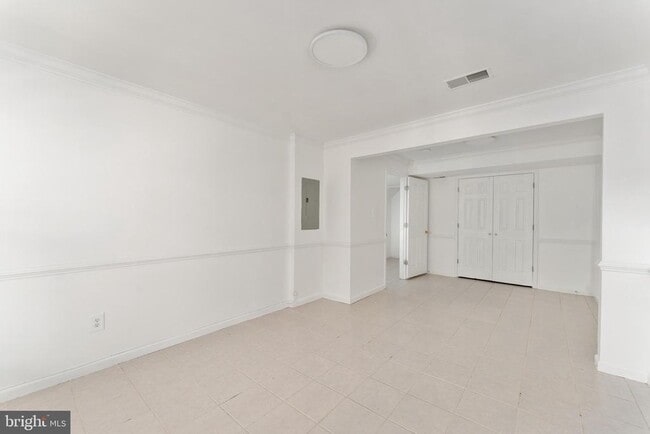 Building Photo - 7102 Finch Ln