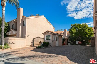 Building Photo - 5200 White Oak Ave