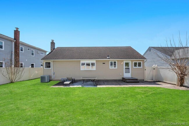 Building Photo - 3685 Prairie Path