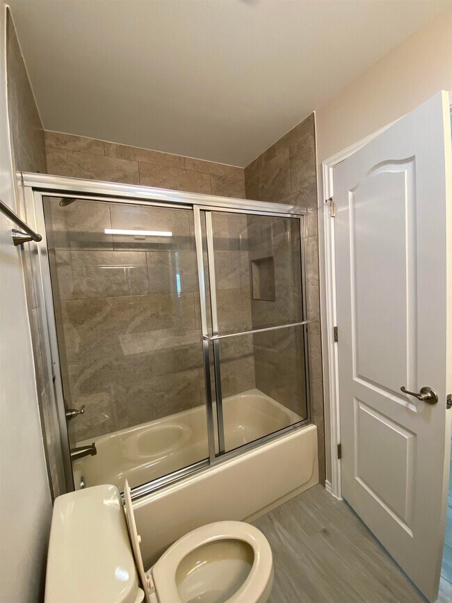 Building Photo - 9975 Rosary Ln