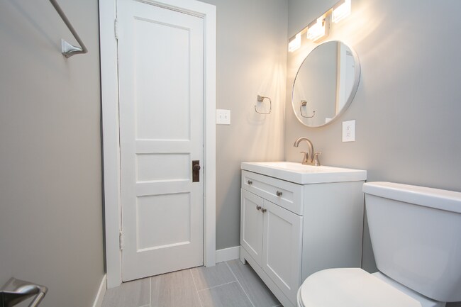 Building Photo - 1518 McKay Ave