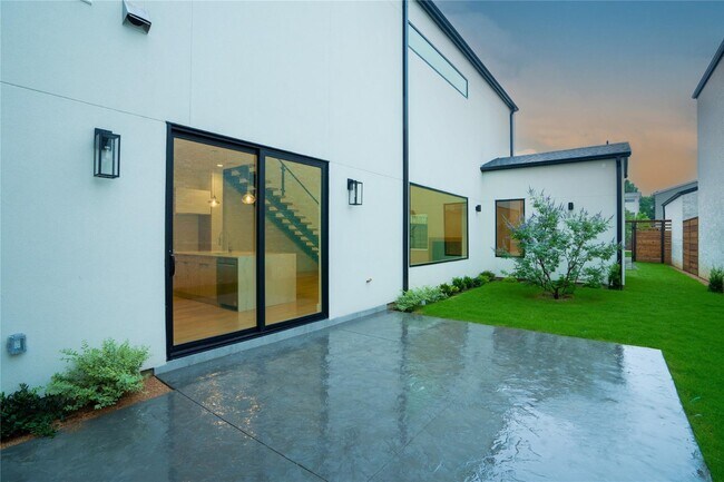 Building Photo - 3321 Walchard Ct