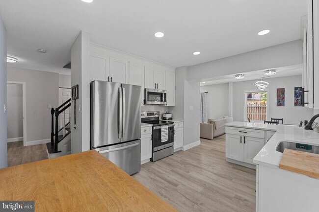 Building Photo - 6117 Blue Whale Ct