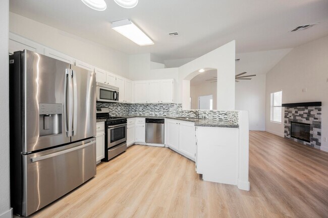 Building Photo - Henderson Single Story with Private Pool and RV Gate