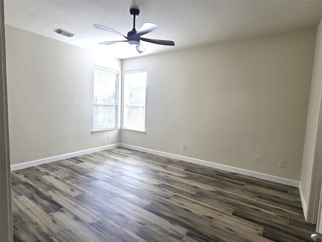 Building Photo - 6435 Richland Hills Dr