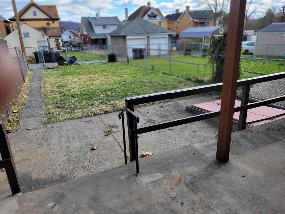 Building Photo - 534 3rd St